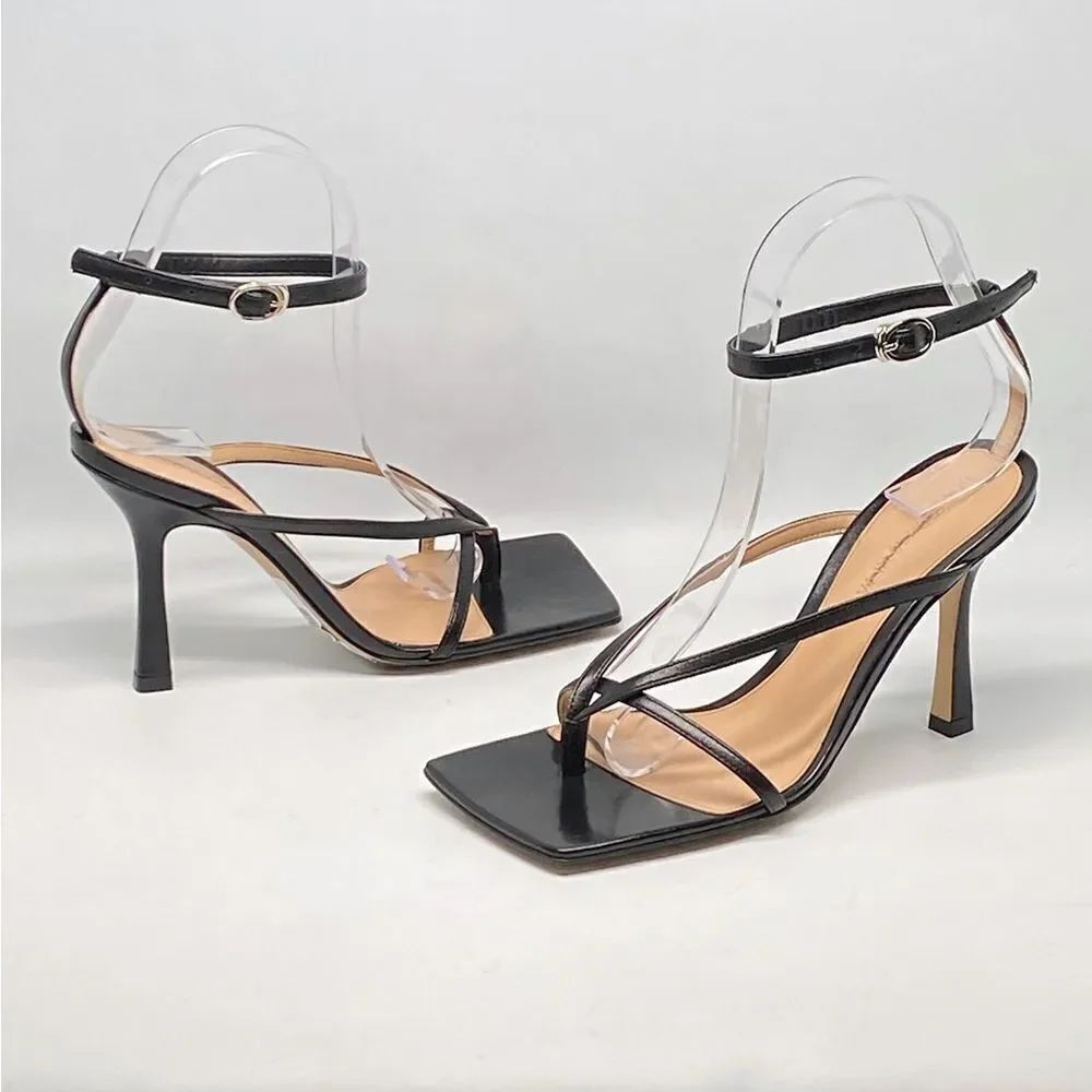 Bottega Veneta Stretch Leather Strappy Thong Sandals size 35.5